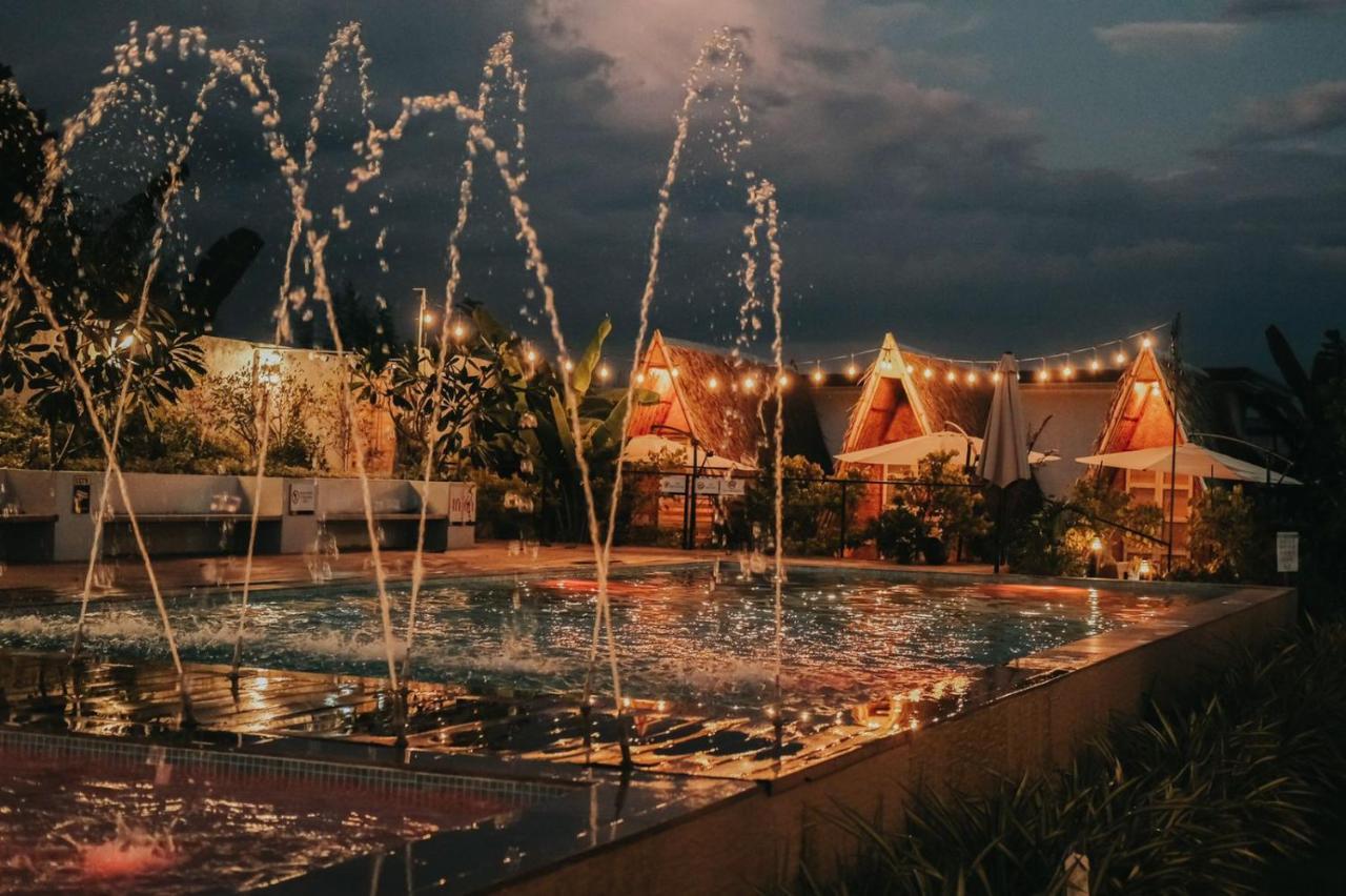 Urban Oasis Resort, Tarlac Ngoại thất bức ảnh