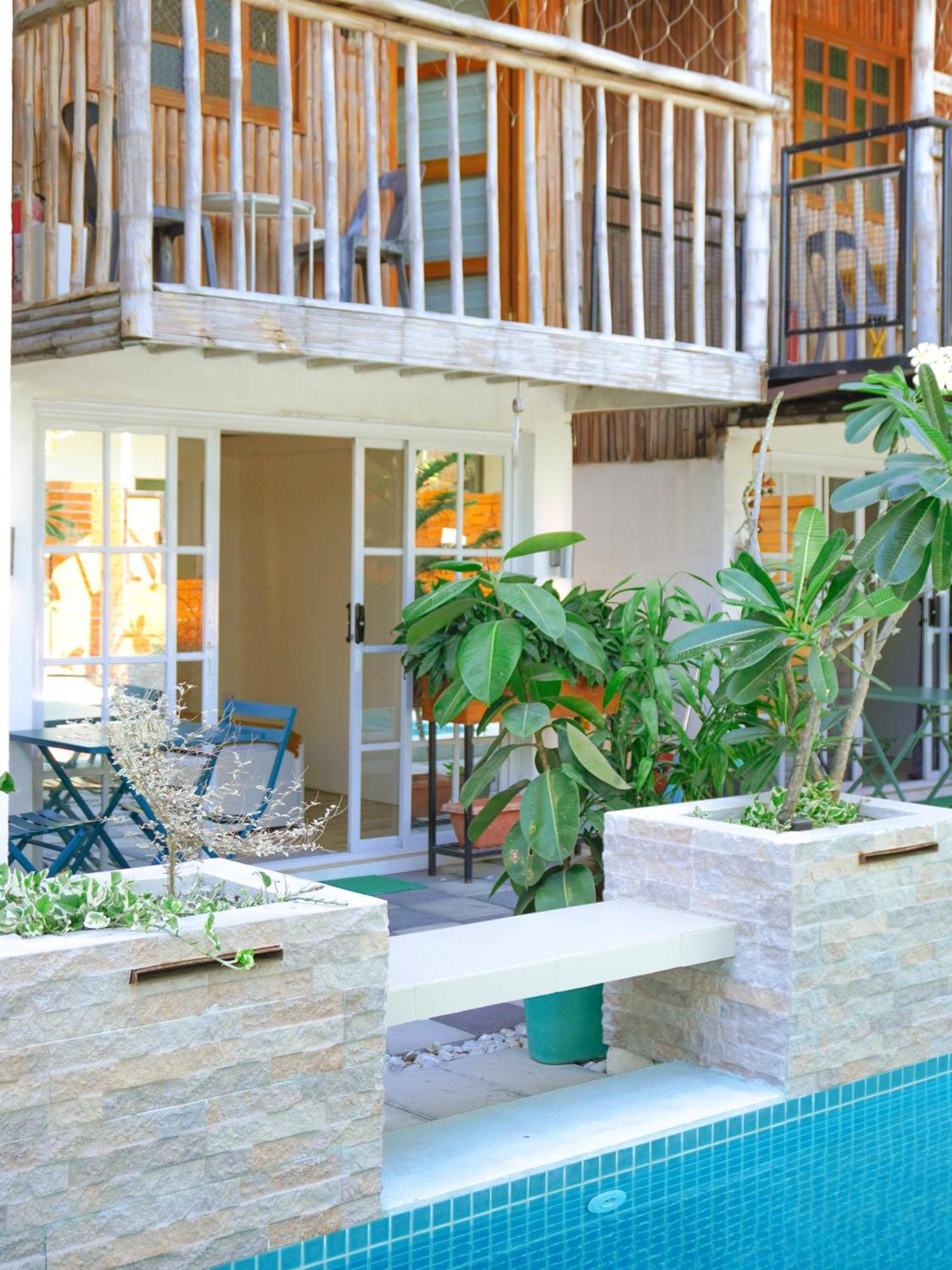 Urban Oasis Resort, Tarlac Ngoại thất bức ảnh