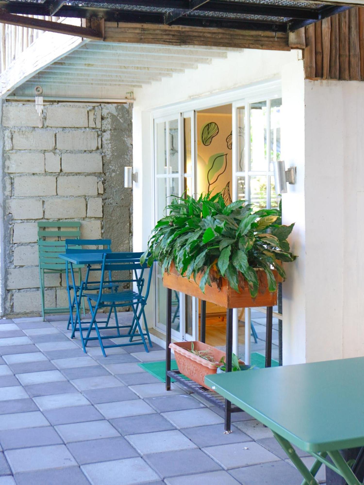 Urban Oasis Resort, Tarlac Ngoại thất bức ảnh