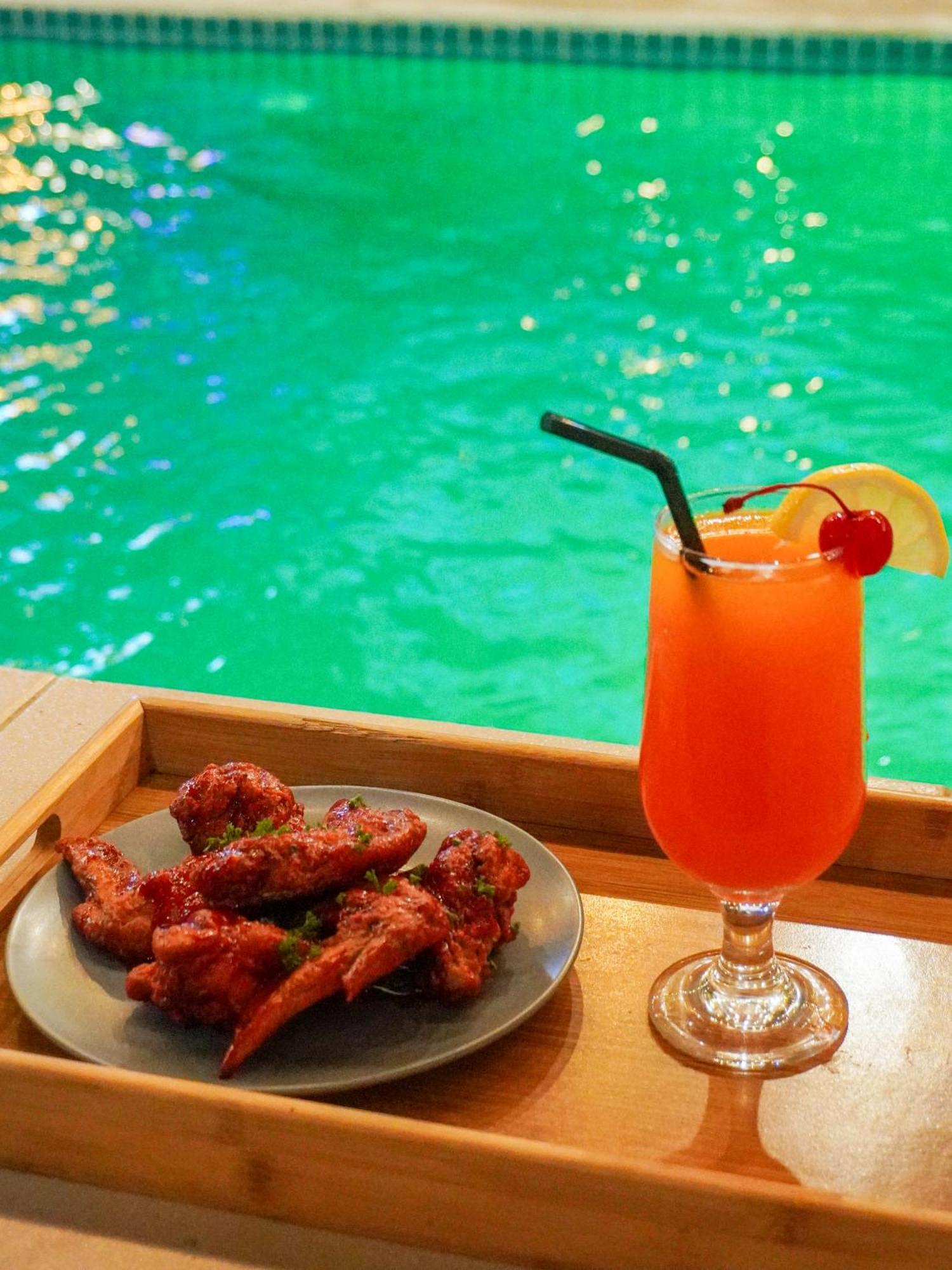Urban Oasis Resort, Tarlac Ngoại thất bức ảnh