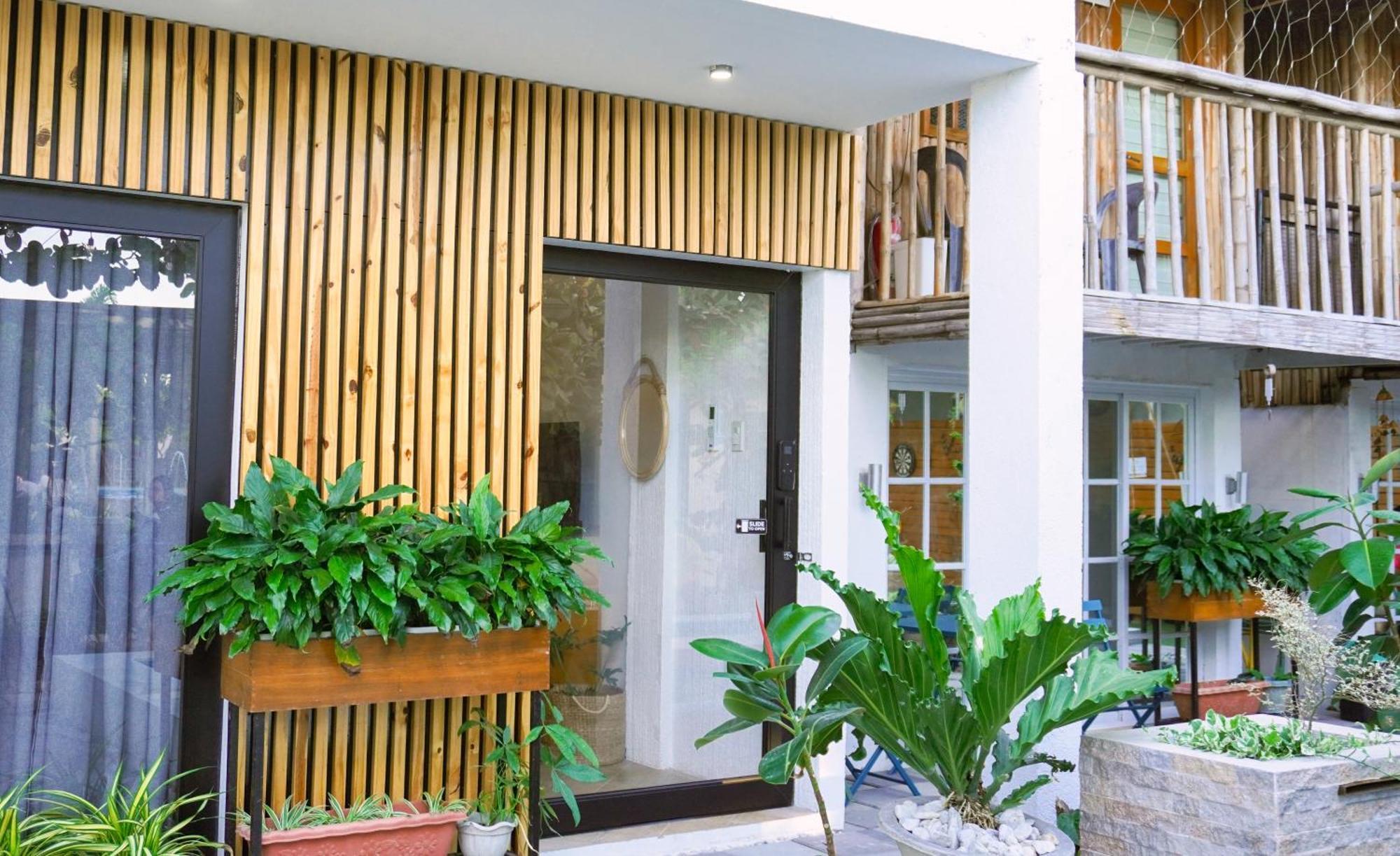 Urban Oasis Resort, Tarlac Ngoại thất bức ảnh