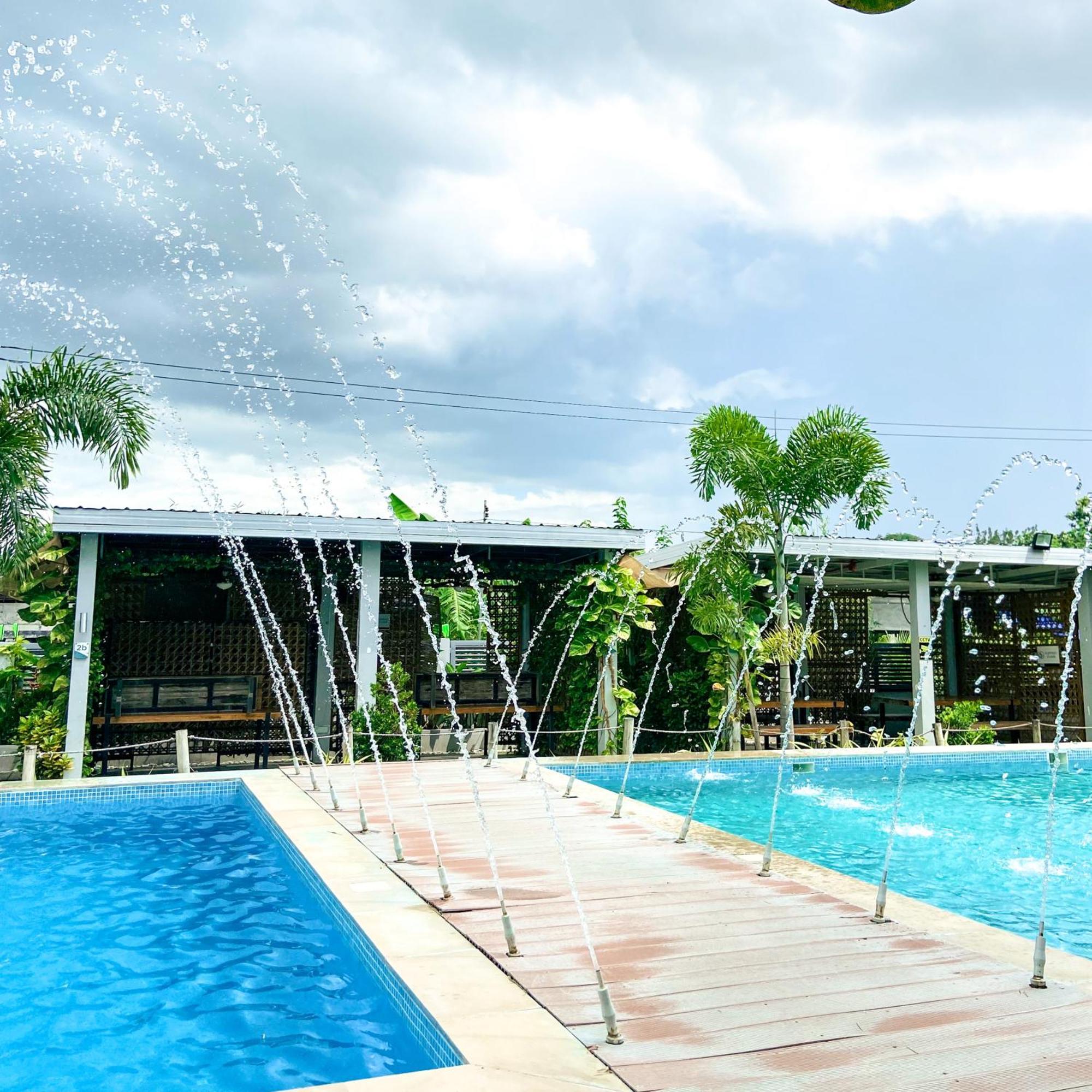 Urban Oasis Resort, Tarlac Ngoại thất bức ảnh